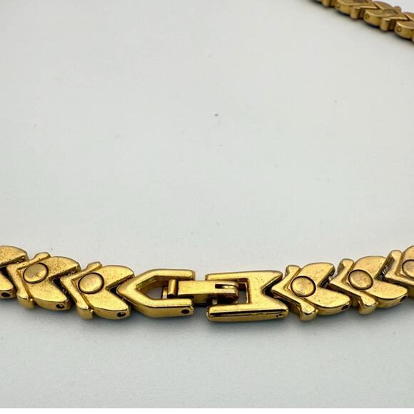 Vintage 1980s Two-Tone Chevron Link Collar Necklace - Picture 6 of 6